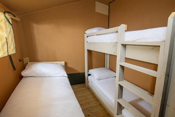 Camping Chateau De Galaure Chateauneuf-de-Galaure Bagian luar foto