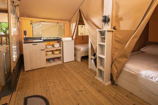 Camping Chateau De Galaure Chateauneuf-de-Galaure Bagian luar foto