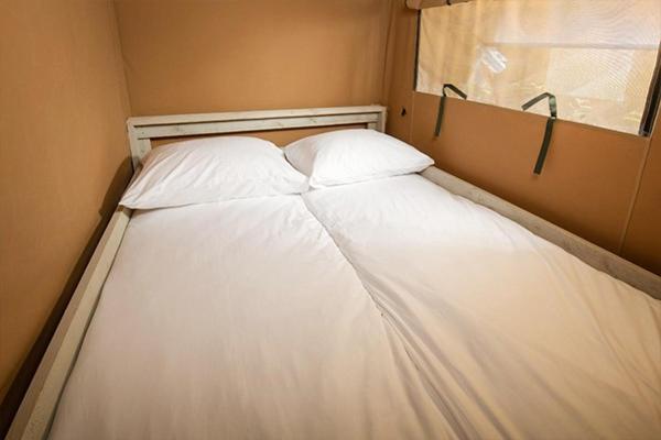 Camping Chateau De Galaure Chateauneuf-de-Galaure Bagian luar foto