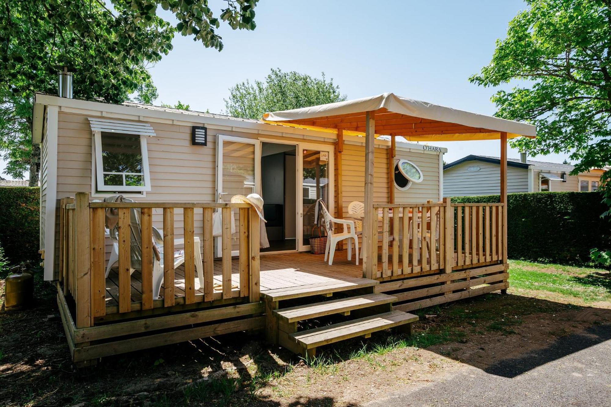 Camping Chateau De Galaure Chateauneuf-de-Galaure Bagian luar foto