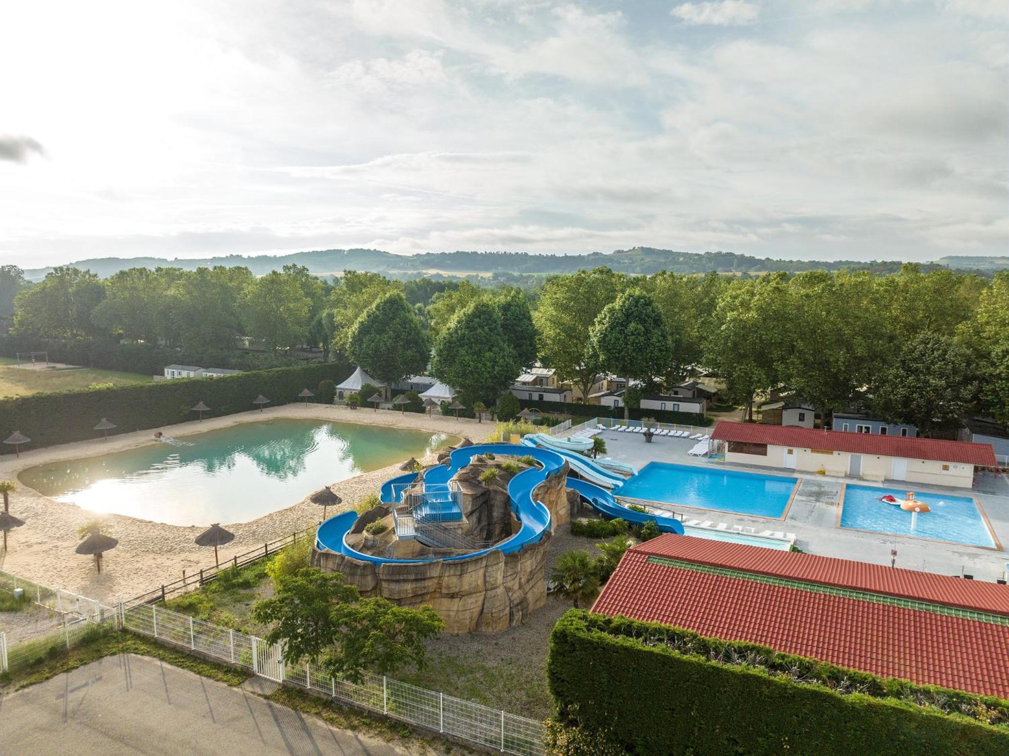 Camping Chateau De Galaure Chateauneuf-de-Galaure Bagian luar foto