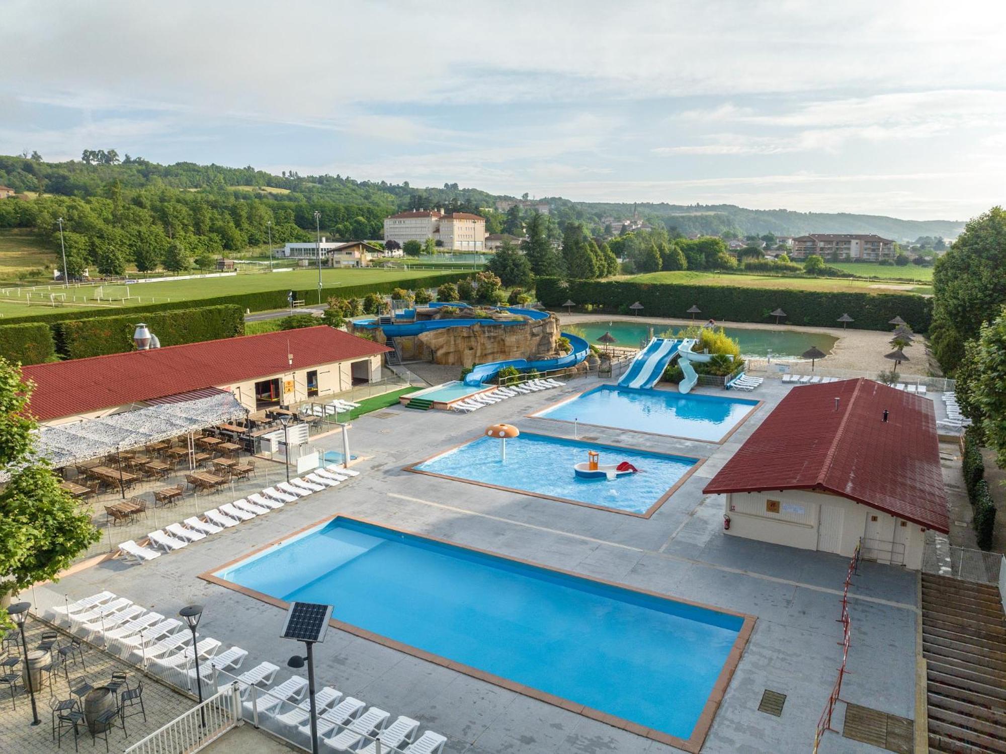 Camping Chateau De Galaure Chateauneuf-de-Galaure Bagian luar foto