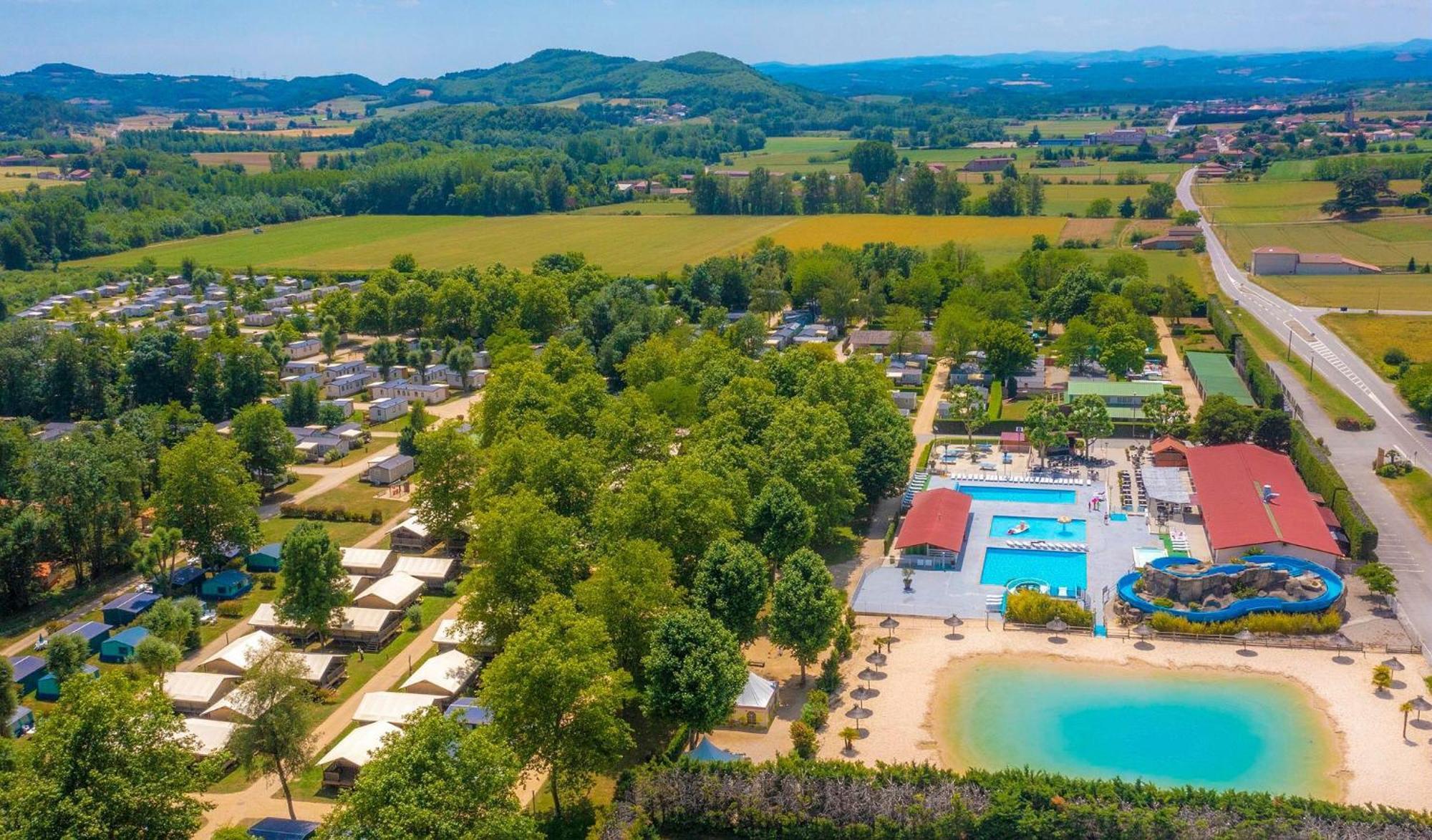 Camping Chateau De Galaure Chateauneuf-de-Galaure Bagian luar foto