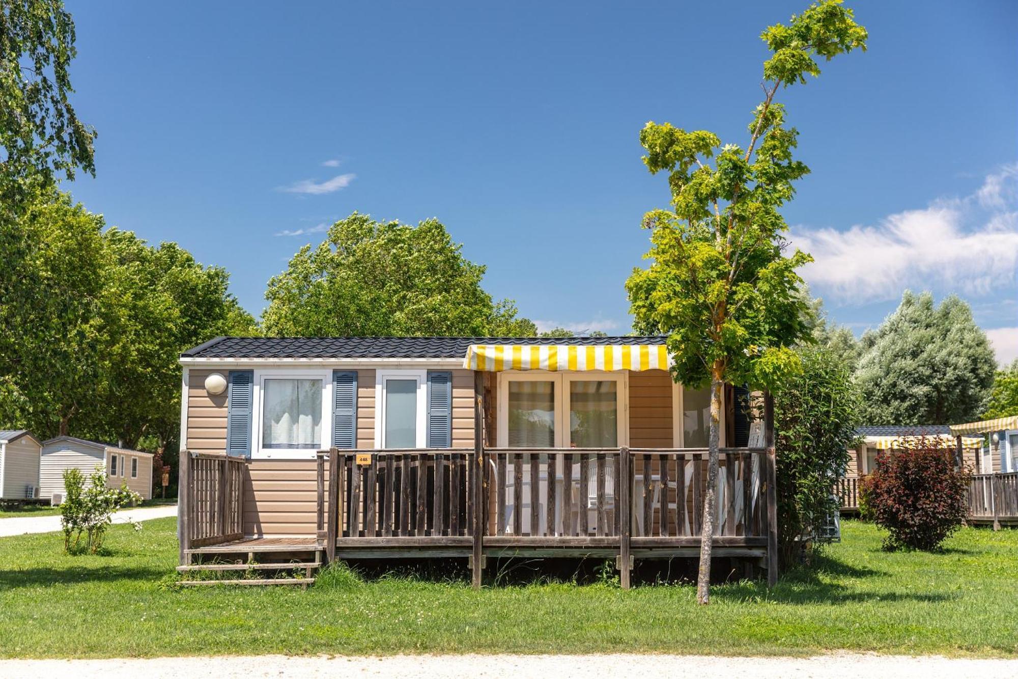 Camping Chateau De Galaure Chateauneuf-de-Galaure Bagian luar foto